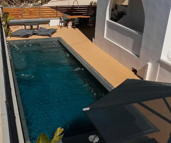 The Z Private Villa, Santorini Villa *