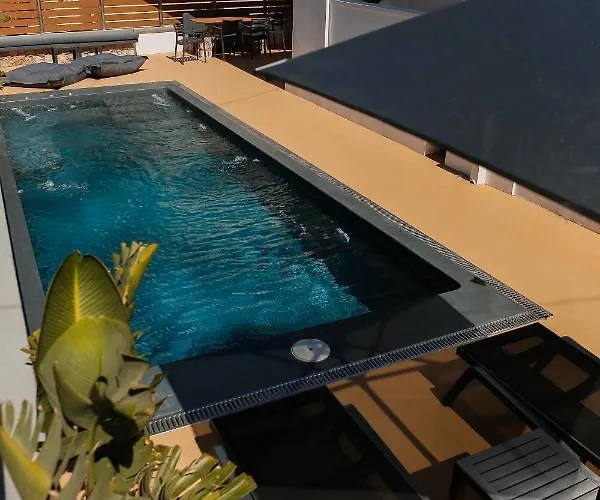 The Z Private Villa, Santorini 莫诺利索斯